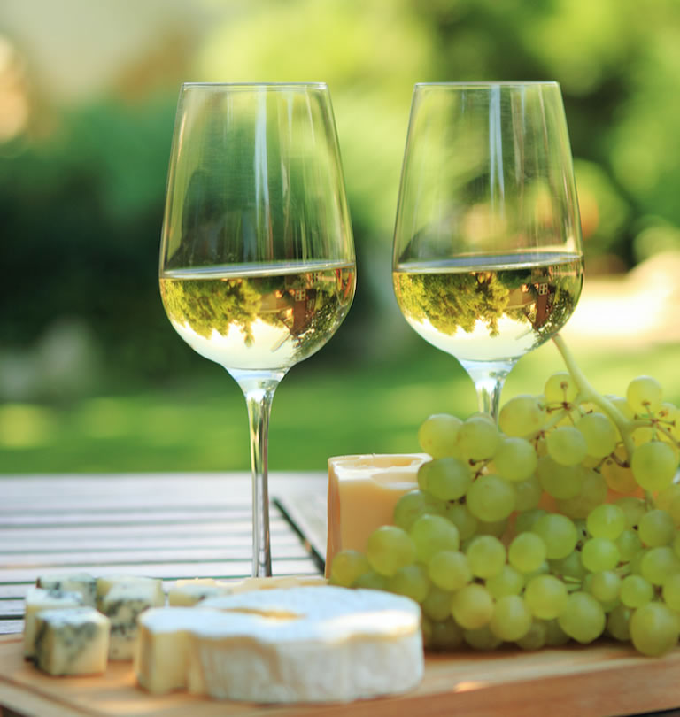 Bull and Butcher-white-wine-grapes